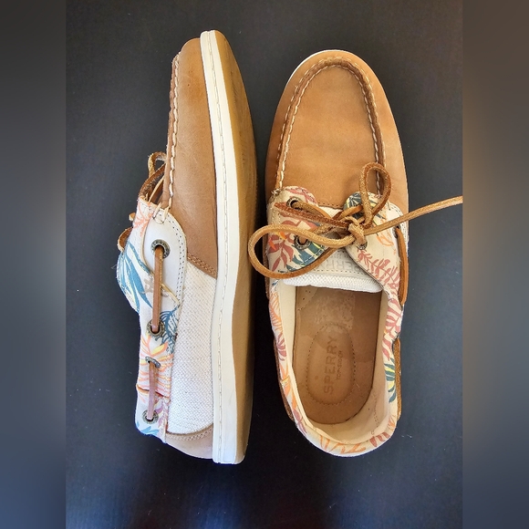 Sperry Women’s boat shoes, size 8 - Picture 5 of 7